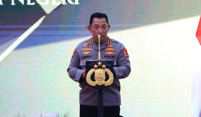 Kapolri Jenderal Listyo Sigit Prabowo saat memberikan sambutan pada Apel Kasatwil Polri 2024 di Akademi Kepolisian, Semarang. (Foto: PMJ News)
