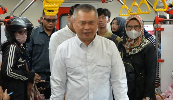 Menteri Perhubungan, Dudy Purwagandhi saat meninjau angkutan di Stasiun di Yogyakarta dan Solo. (Foto: PMJ News/Dok Kemenhub)