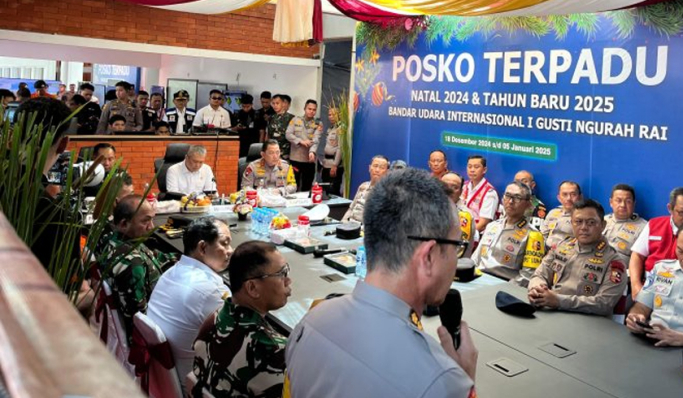 Kapolri Jenderal Listyo Sigit Prabowo saat rapat koordinasi persiapan Operasi Lilin 2024. (Foto: PMJ News)